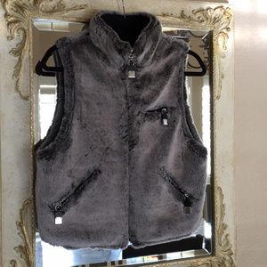 Jamie Sadock vest.Reversible faux fur/black.Size S